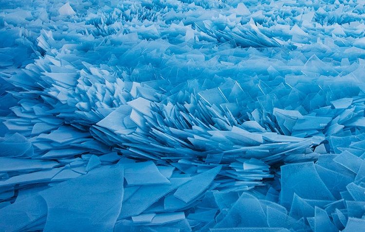 نمای سورئال یخ‌های شگفت‌انگیز دریاچه‌ی میشیگان