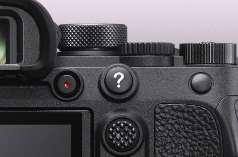 استفاده از دکمه فوکوس پشتی در دوربین‌های حرفه‌ای تکنیکی قدیمی شده است؟